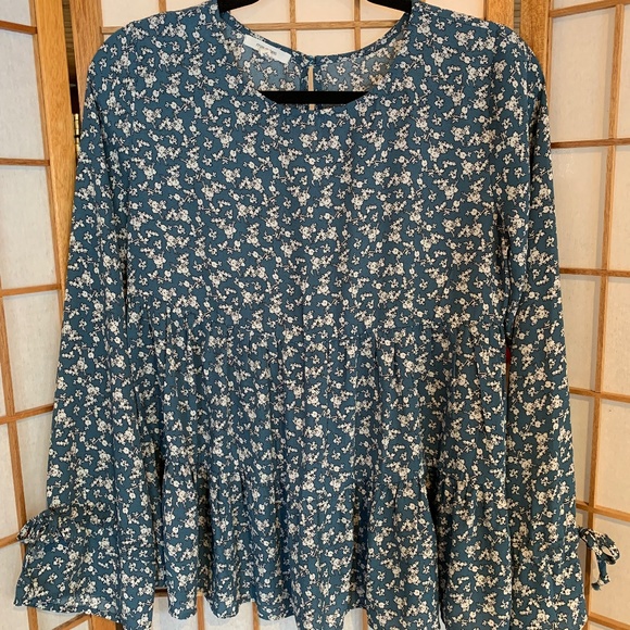 Maurices blue floral peasant blouse - Picture 1 of 10
